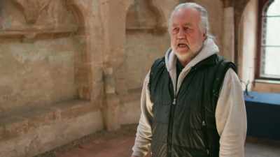 [Konopasek's interpreter] He
said that hell
under the castle - Mysteries of the Abandoned