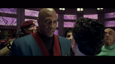 Korben, un général au téléphone. - The Fifth Element