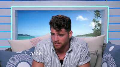 ♪
>> KRISTEN, I MEAN SHE'S SMOKIN' - Love Island