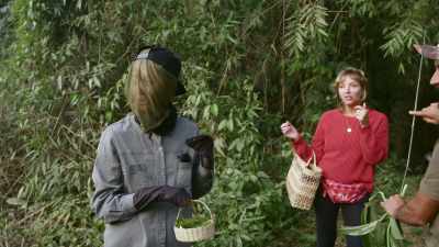 KRISTEN: Seriously? We're
going to get decapitated by a plant? - Restaurants at the End of the World