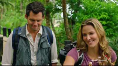 - Ku, can Colin talk to your father?
- He's not here. - Pearl in Paradise