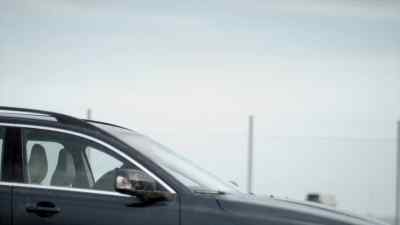 - KURT: Gustaf Torstensson's car.
- Mm-hm. - Wallander