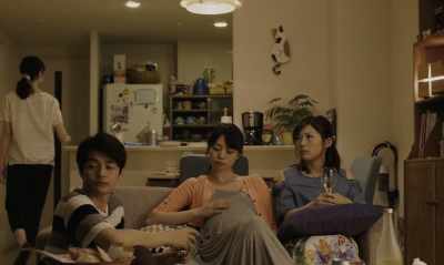 - Kushihashi, got any cigarettes?
- You think I would? - Asako I & II