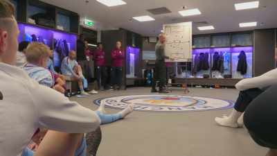 Kyle, go with Monreal, shift across.
And after, play. - All or Nothing: Manchester City