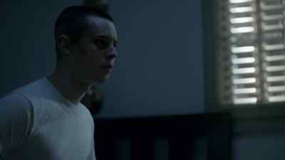 Kyle, help me. - The Killing