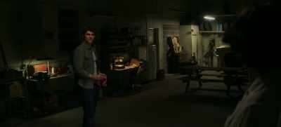 - Kyle?
- Late night, Winchester? - The Winchesters