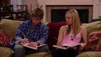 Kyle, why are you looking at me funny? - 8 Simple Rules... for Dating My Teenage Daughter