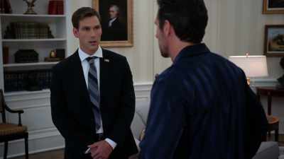 Kyle: Yes, sir.
I have your entire back. - Tyler Perry's The Oval