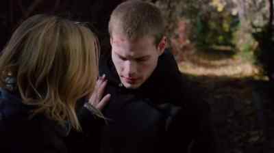 Kyle, you're...
you're bleeding. - The Following