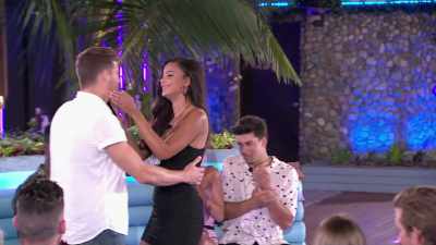 >> KYRA. - Love Island
