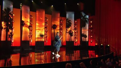 L had a little encounter one time on a plane - Gabriel Iglesias: Hot and Fluffy