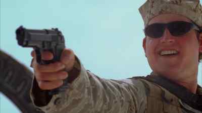 L have a gun . - Stargate Universe
