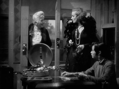 L heard your gramophone ladies and thought ld come and get acquainted - Shanghai Express
