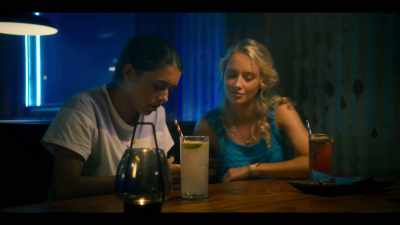 "L.K. All good to meet at 7pm". - Dive Club