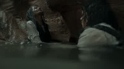 لا أستطيع الوقوف. - From the Ashes: The Pit