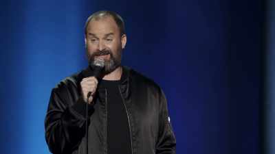 La bază, suntem fraţi." - Tom Segura: Disgraceful
