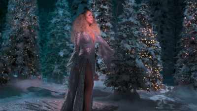 La, da, da, da, da, da, dum - Mariah Carey's Magical Christmas Special