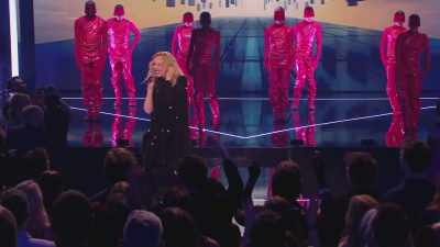 # La-la-la, La-la-la-la-la - An Audience With Kylie