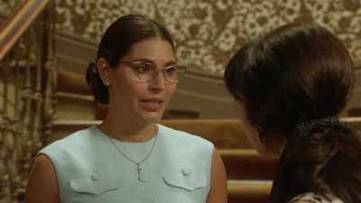 La pecora nera.
What does that mean? - Ms Fisher's Modern Murder Mysteries