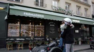 - Lacy and I,
we are like this restaurant -- - Love Trip: Paris