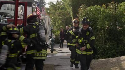 Ladder 19 fire attack,
get some ventilation flowing. - Station 19