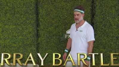 LADIES AND GENTLEMEN,
MURRAY BARTLETT IN - Pickled