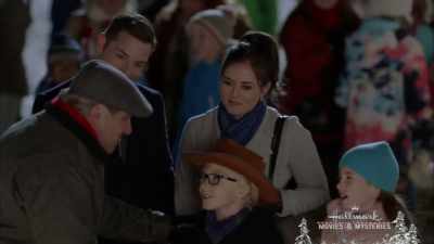 Ladies and gentlemen, let me
have your attention, please! - Christmas at Grand Valley