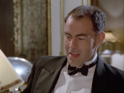 Ladies and gentlemen,
Let's propose a toast. - Agatha Christie's Poirot