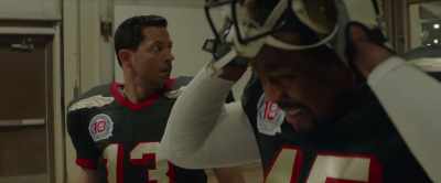 Ladies and gentlemen,
please welcome... - American Underdog