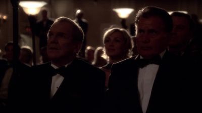 Ladies, gentlemen. - The West Wing