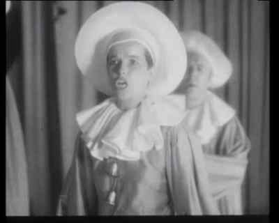 Ladies and gentlemen... - Sylvia Scarlett