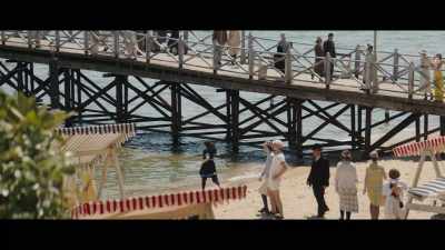 Ladies and gentlemen, - Young Woman and the Sea