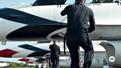 Ladies and gentlemen-- - Come Fly with Me