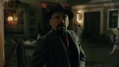 Ladies and gentlemen, - Maigret in Montmartre