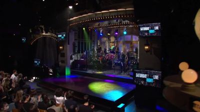 Ladies and gentlemen,
Selena Gomez! - Saturday Night Live