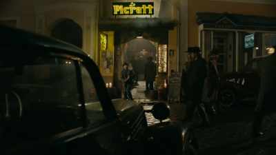 Ladies and gentlemen,
stop right there. - Maigret in Montmartre