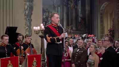 Ladies and gentlemen,
take your places - Indiscreet