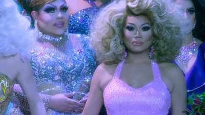 Ladies and gentlemen,
the second alternate winner is... - AJ and the Queen
