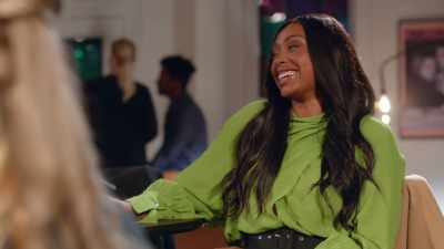 [ladies laughing] - The Love Club: Tara’s Tune