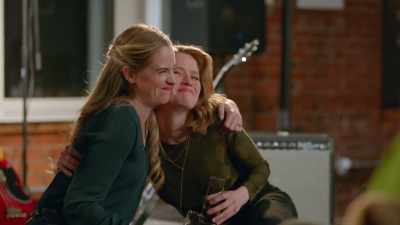 [ladies laughing] - The Love Club: Tara’s Tune