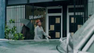 [ladies laughing] - Robin Roberts Presents: Mahalia