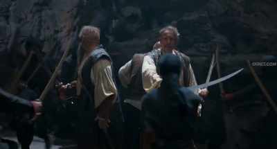 - Lads, that's not the real dragon!
- Let's take it all down! - Iron Mask