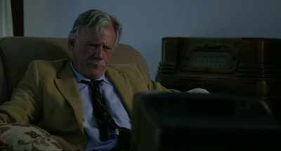 - [Lady] Oh Booby,
oh Bobby, oh Bobby. - Killer Looks