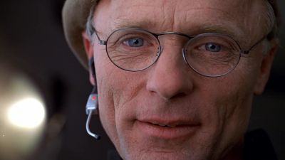 Lady, stay back.
Don't go near the mailbox. - The Truman Show