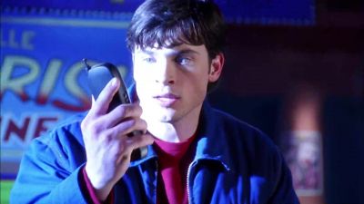 - Lana!
- Clark! - Smallville