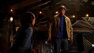 Lana, I don't think that love letter
is from her husband. - Smallville
