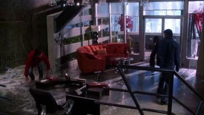 Lana, what dre youoing? - Smallville