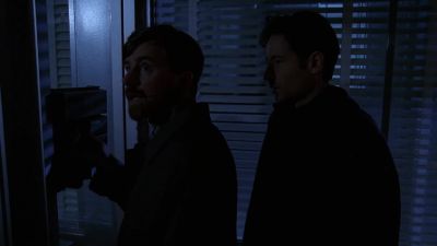 - Langly, are you reading this?
- Redundant systems... This is a tougnie. - The X-Files
