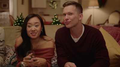 -Lap dance!
-[hugo] no. No, mom. - The Christmas Setup