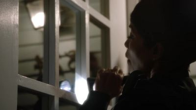 LAPD.
Anybody home? - 9-1-1